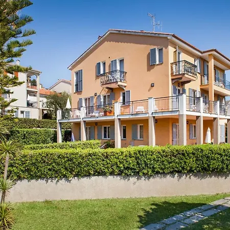E6-12 Bilocale Borgo Rovere Casa de Férias *